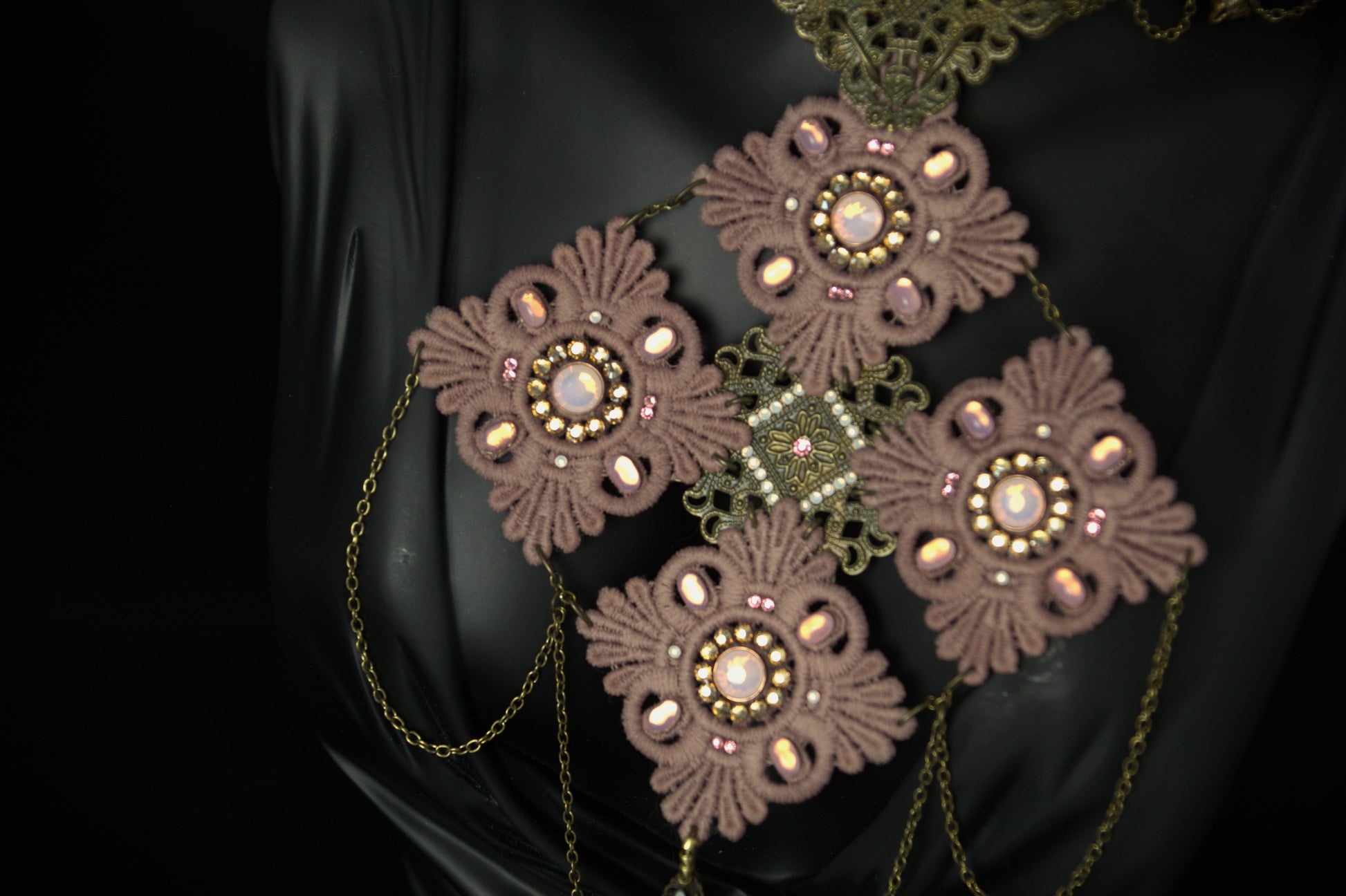 Beige lace necklace with brass filigree and topaz crystals 