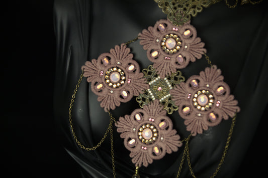 Beige lace necklace with brass filigree and topaz crystals 